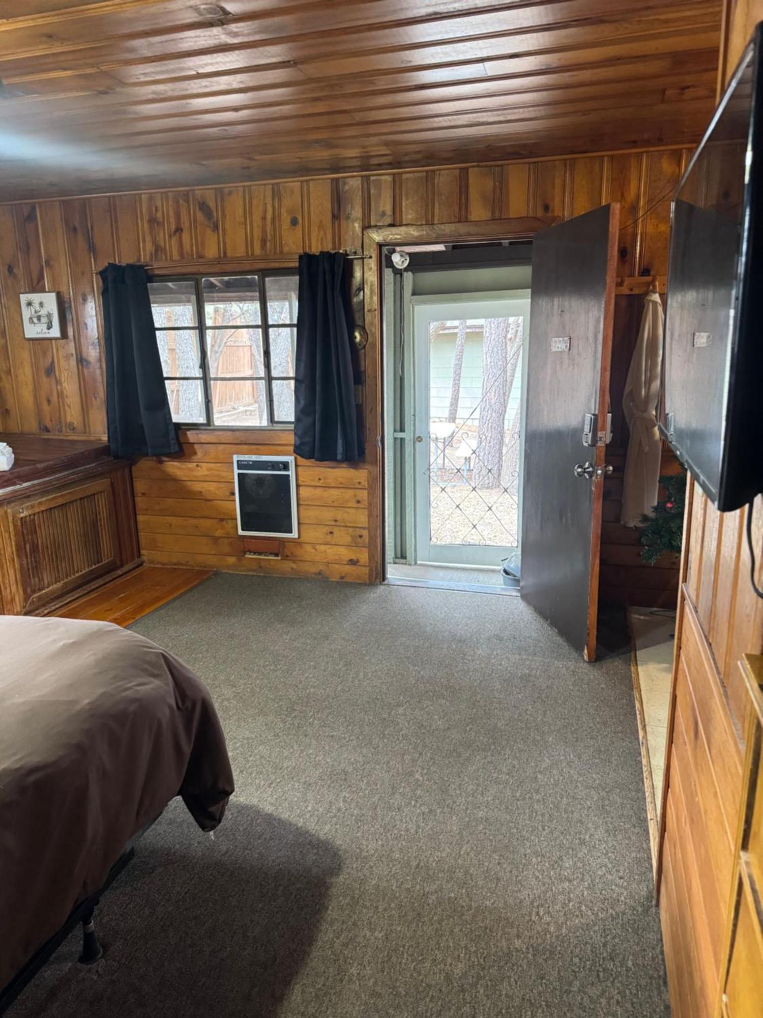 Hidden Rest Cabins And Resort 派托普湖畔 外观 照片